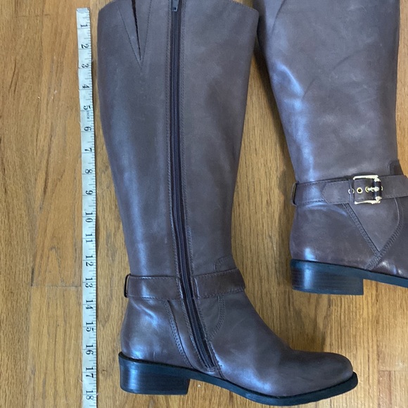 Me Too Leather Boots: 6 1/2 M - Picture 11 of 15